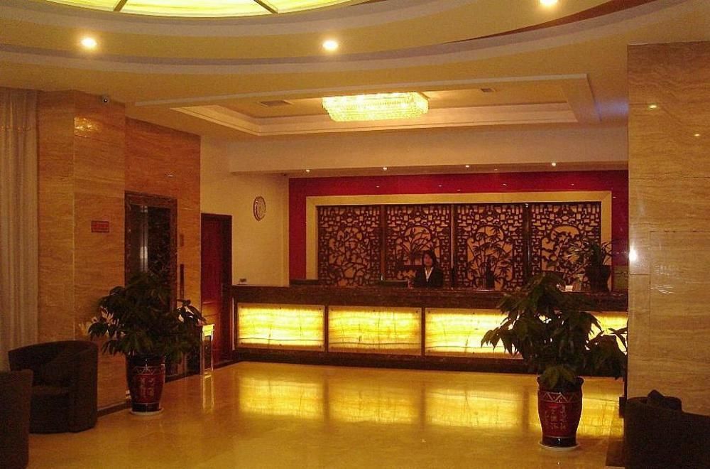 Greentree Inn- Linyi Bus Station Branch מראה חיצוני תמונה